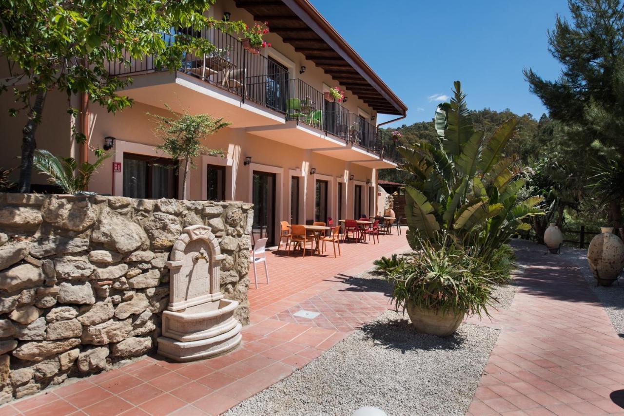 Agriturismo Vecchia Masseria Charme&Relax San Michele di Ganzaria Exterior photo