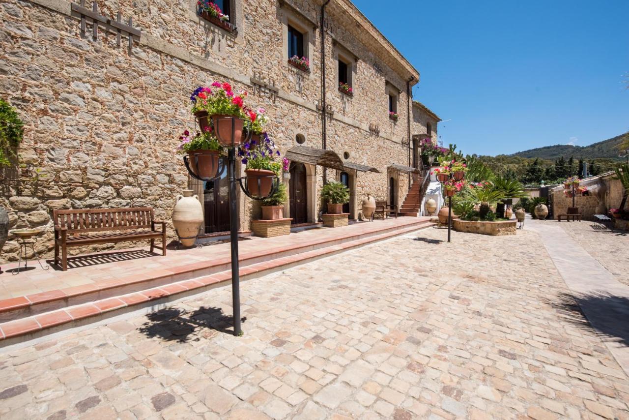 Agriturismo Vecchia Masseria Charme&Relax San Michele di Ganzaria Exterior photo